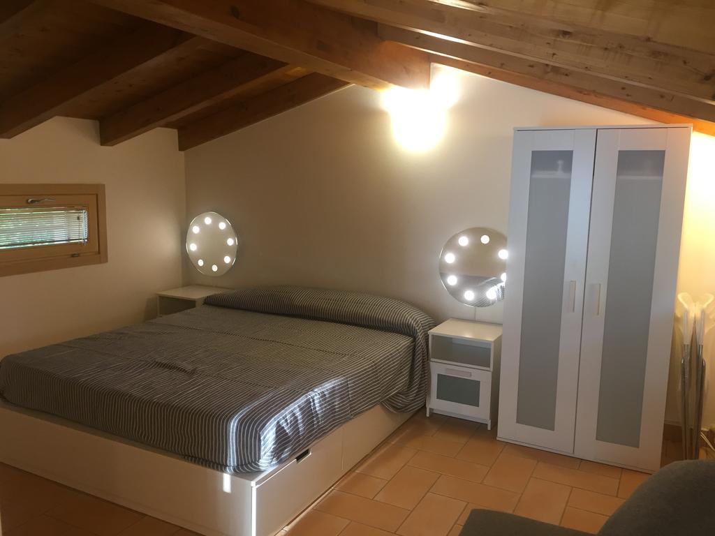 B&B Nido Sui Laghi San Donnino della Nizzola Buitenkant foto