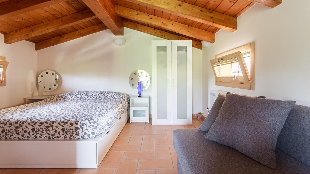 B&B Nido Sui Laghi San Donnino della Nizzola Buitenkant foto