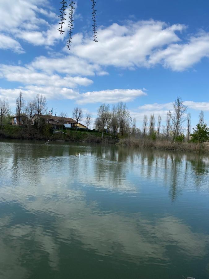 B&B Nido Sui Laghi San Donnino della Nizzola Buitenkant foto
